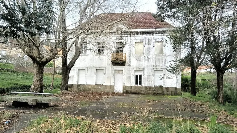 Escola Unitaria de Serres-Muros