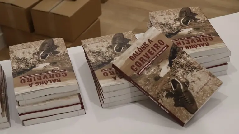 Libro de Bebeto Balons a Corveiro Fisterra-Foto-Steffen Pfeiffer