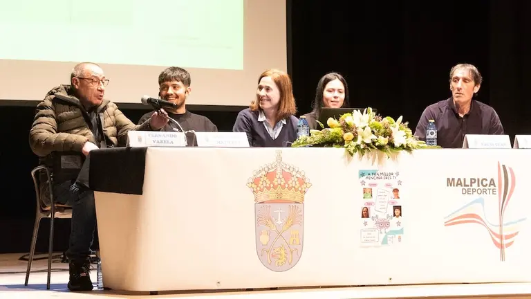 charla sobre actividade fisica en Malpica.jpg 2