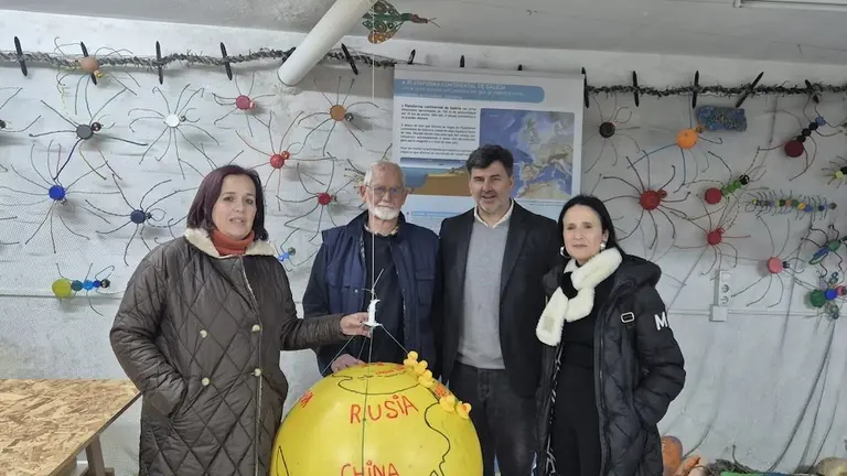 Nicolas Gonzalez Casares Visita a Camelle Mar de Fabula