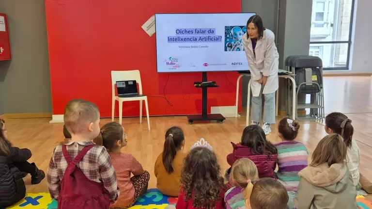 Dia da Nena e Muller na Ciencia en Carballo-vero_bolon 