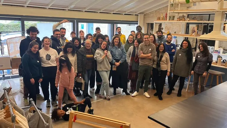 Familia do Islow Coliving de Laxe