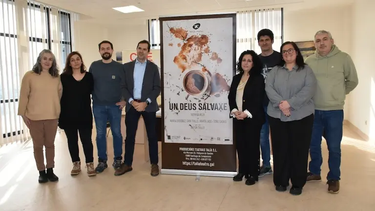 Talía Teatro presenta UN DEUS SALVAXE pres