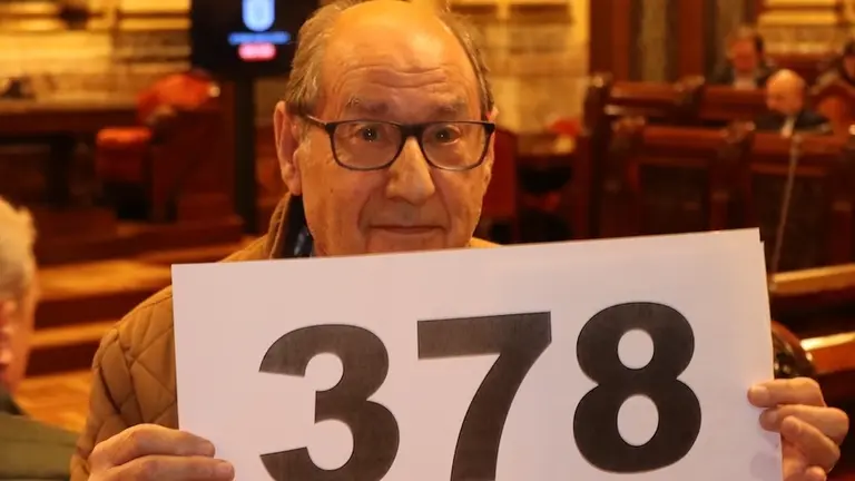 Intervencion-de-Monge-no-pleno-da-Coruna-378-simbolos-franquitas