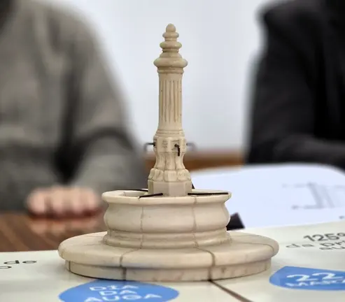 Miniatura da fonte da Praza de Galicia de Carballo