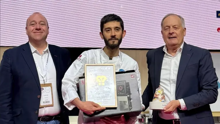 Victor Basanta do Restaurante Arrueiro de Laxe Premio Cocineiro Galego do Ano 2025