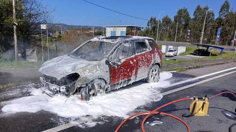 extinción vehiculo bombeiros paiosaco