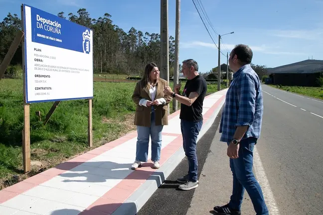 Jose Manuel Brenlla e Lolo MUino coa deputada socialista Cristina Garcia