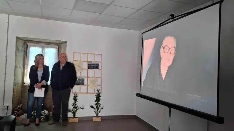 AS MULLERES E O MAR EN CEREIXO 2