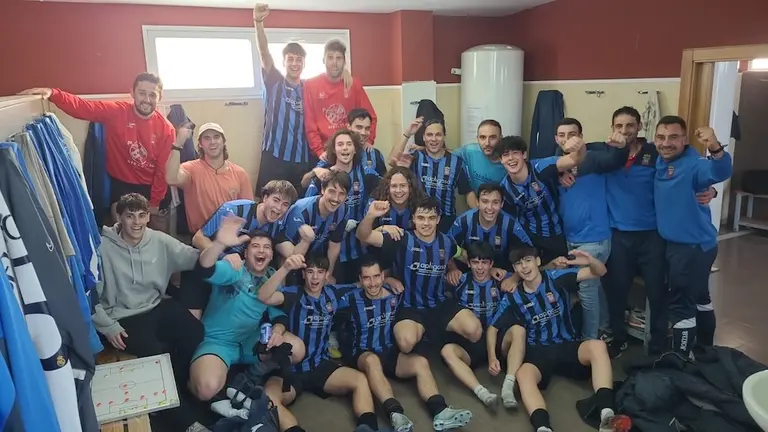 Cabana celebrando o pase na Copa da Costa