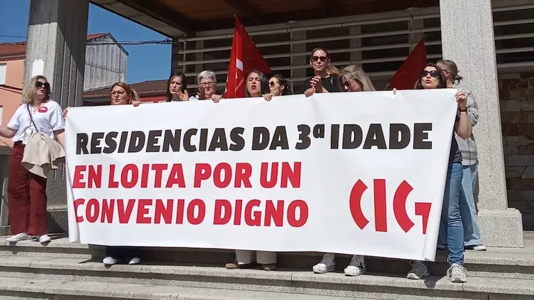 Concentracion das Traballadoras Residencias Privadas en Vimianzo