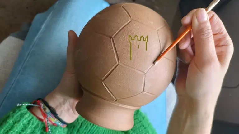 Balon da Oleria de Buno da Gala do Futbol da Costa feito polas mans de Feituras