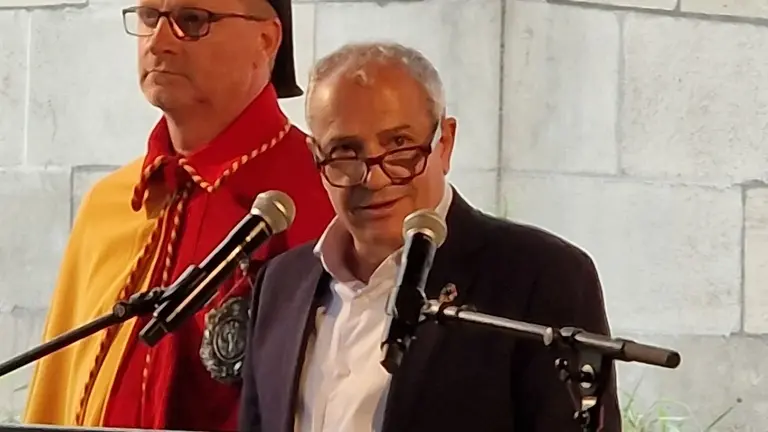 Alfonso Gomrez Cruz investindose alcalde de Xenebra 2025 1