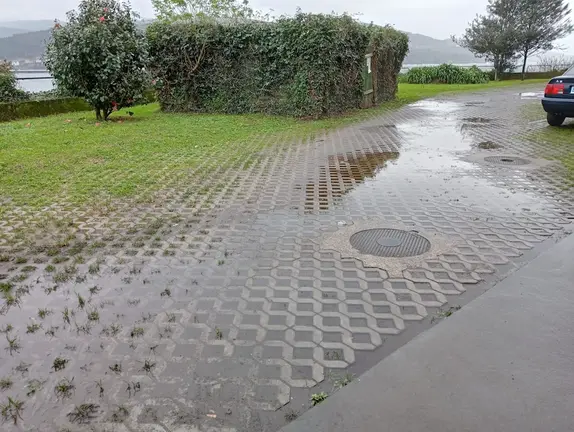 Praza da Ribeira de Corcubion en mal estado 2