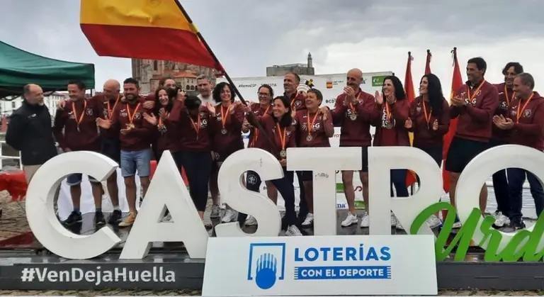 Esteirana Remo Campion de Espana Veterana Remo