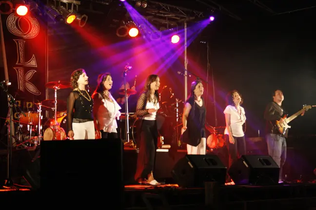 Leilía na Festa Folk na Fin do Camino en 2009