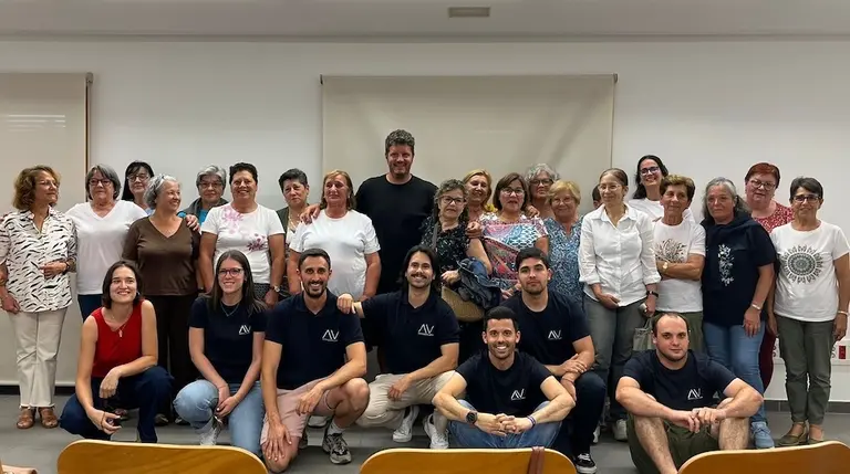 Foto de grupo no acto de presentación