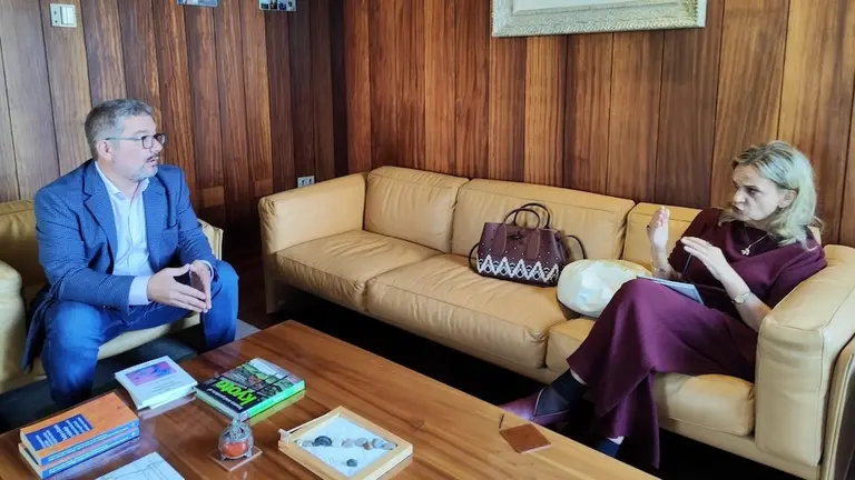 Oscar Insua coa Valedora do Pobo