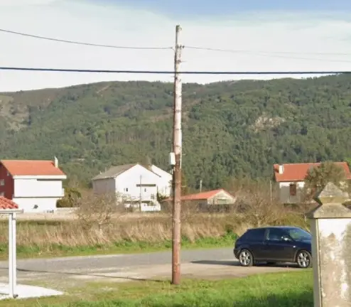 O poste de fibra caido en San Mamede