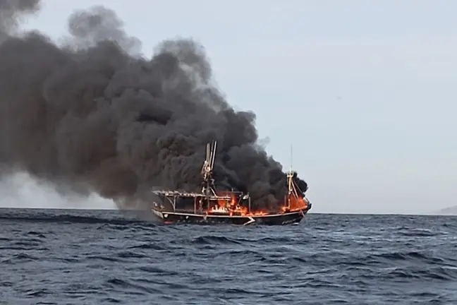 Incendio barco vilan 2