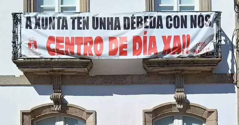 Pancarta Centro de Dia de Corcubion XA