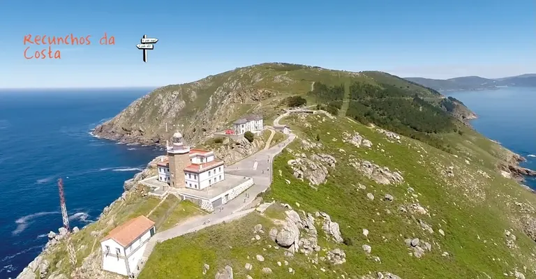 Recunchos da Costa-Vista aerea do Cabo e faro fisterra