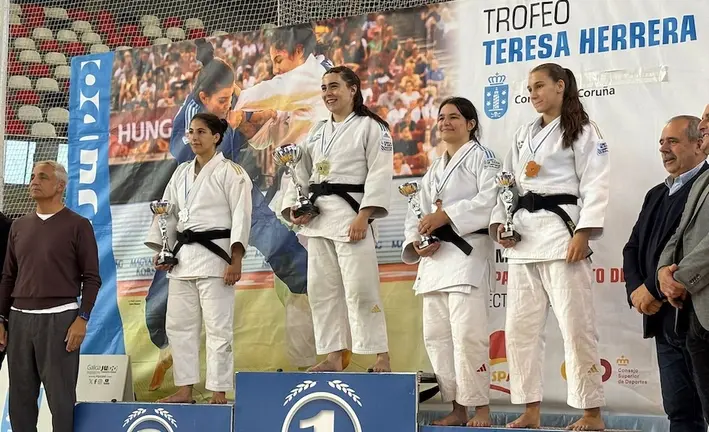 Lucía Pazos Trillo e Aroa Blanco Bronce na Coruña