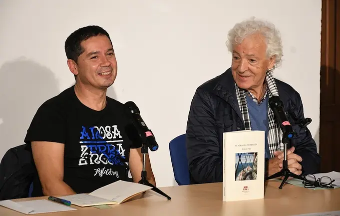 Modesto Fraga con Rafael Mouzo en Corcubion-Foto-Victor Hugo