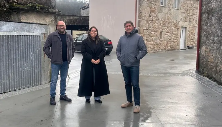 Visita POS Dumbría - Esq a der, Xaime Trillo, Cristina García e Raúl Glez