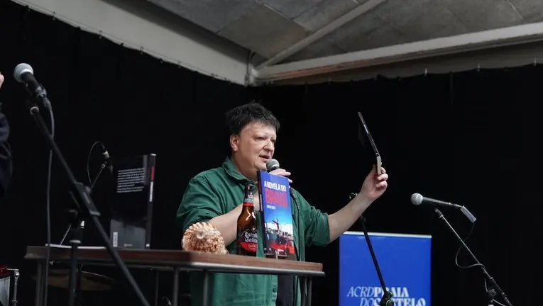 Xurxo Souto presenta a novela do Bravu en Muros 2