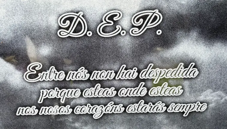 Lapida en galego do Cemiterio de Esteiro-Foto-Lia Agra