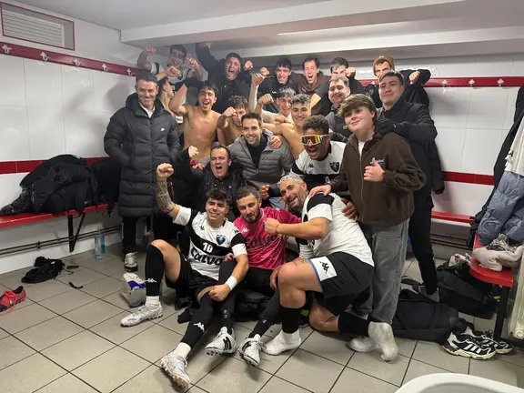 O SD Oza celebrando a importante vitoria