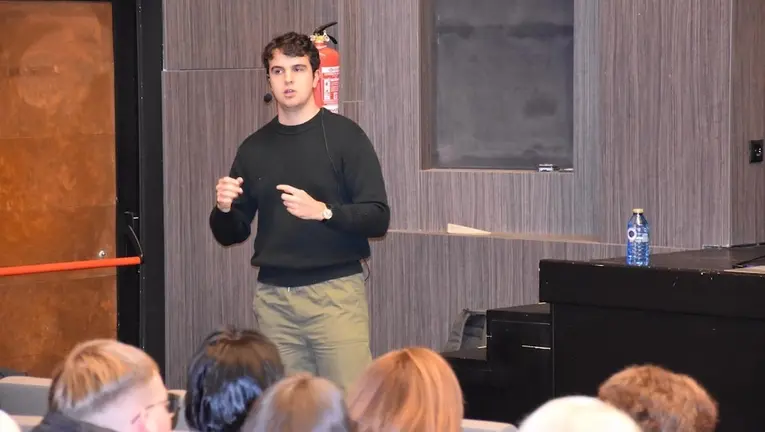 Oliver Sambad Nutricionista charla