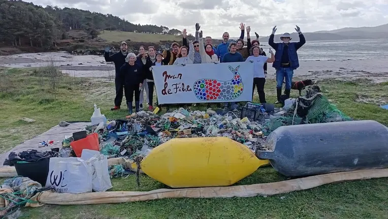 Limpeza Mar de Fabula na praia do Lago de Camarinas 2