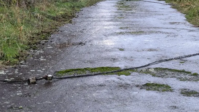 Cables de luz polo chan de Mazaricos