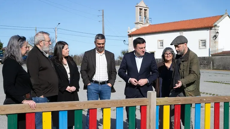 Visita da Deputacion a artes carballo 2 