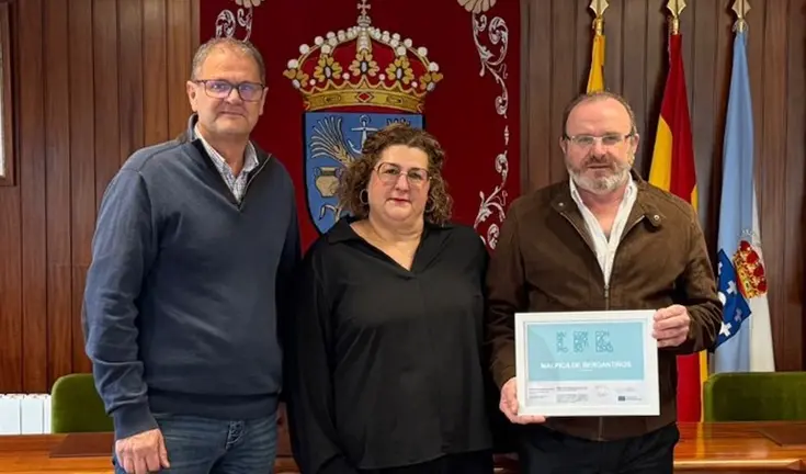 Juan Manuel Perez outorgando o SG CITY 50-50 a Malpica