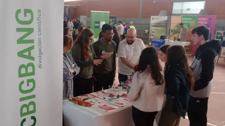 a UDC Feira de Orientacion no IES As Insuas