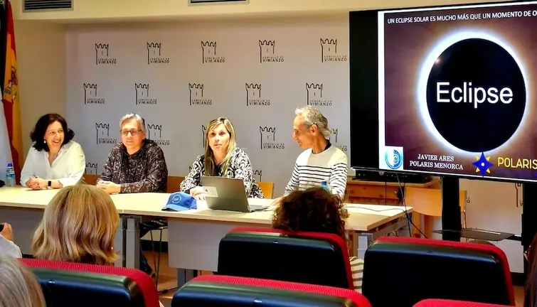 Formacion Eclipse en Vimianzo