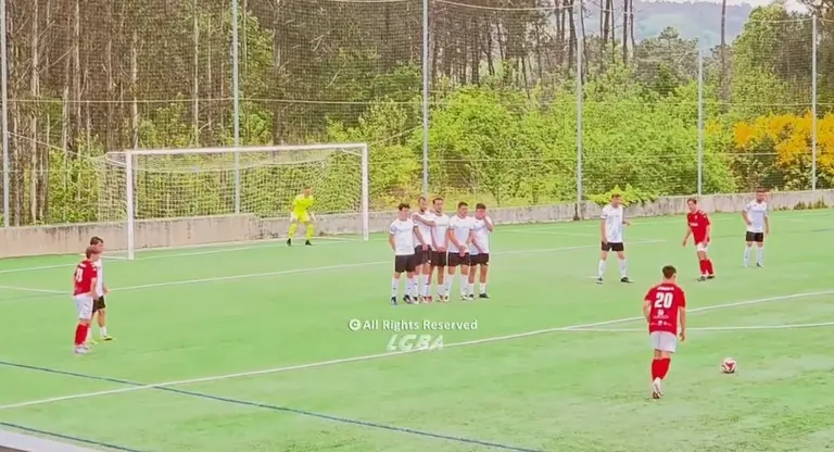 Gol de Julian do Sofan-Dumbria-Foto-Luis Gonzalez