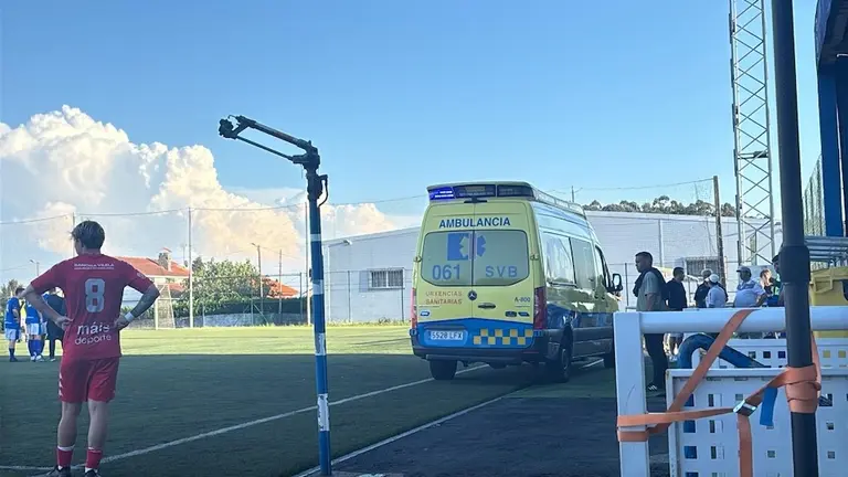 Ambulancia no Cacheiras-Muxia