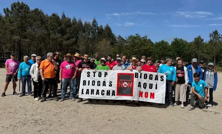 Plataforma Stop Biogas Laracha nunha xornada de Billarda en Soandres