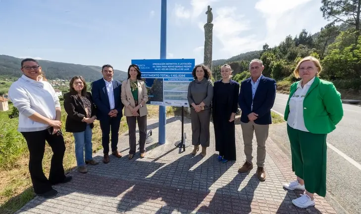 Anunciando as novas sendas peonis en Laxe