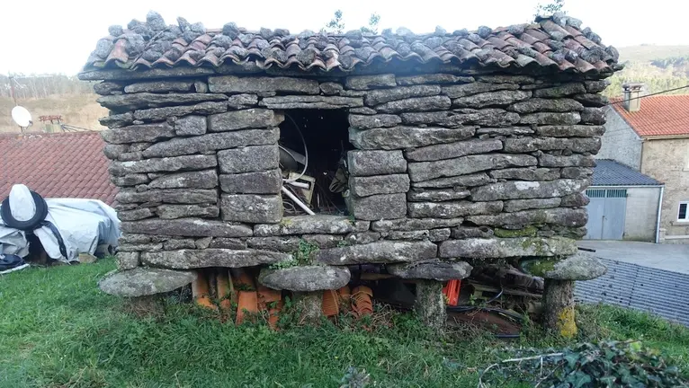 Cabazo do Lugar de Vilar de Paraíso de Buxantes