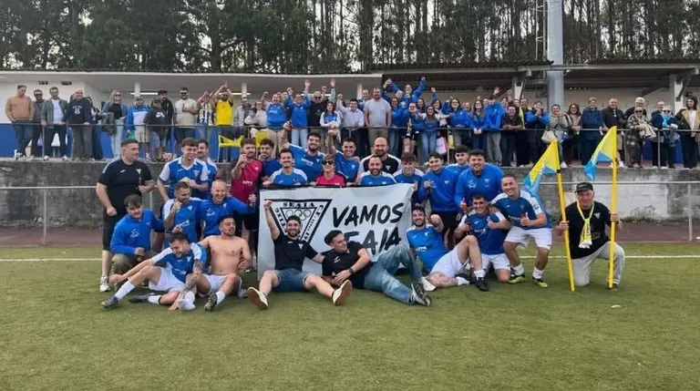 O Sporting Seaia celebrando a promocion