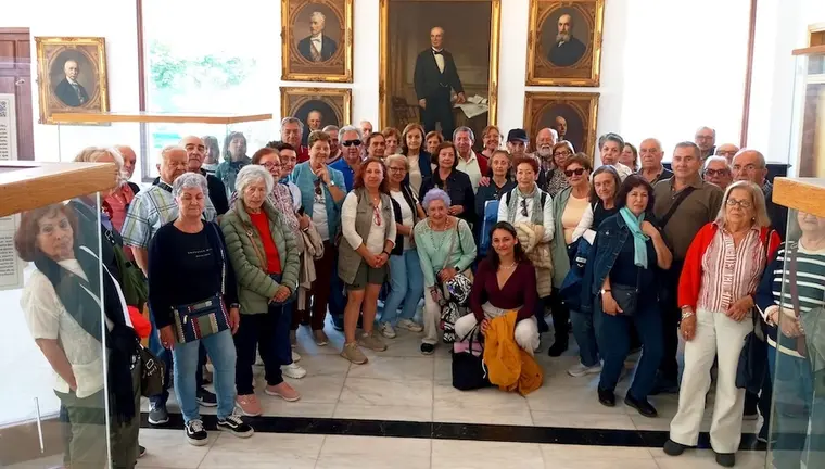 Visitantes da COMUNIDADE MADRID no Museo Fernando Blanco