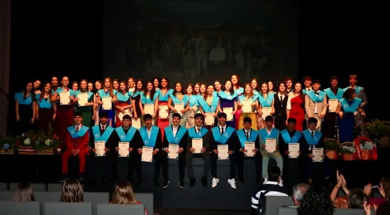 Graduacion do IES Agra Raices 6