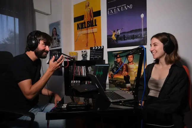Pablo Álvarez e Rebeca Ayala no podcast Boomers a Conciencia