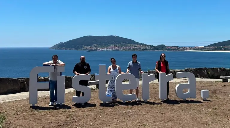 Unha nova postal coa silueta da fin da terra-FISTERRA