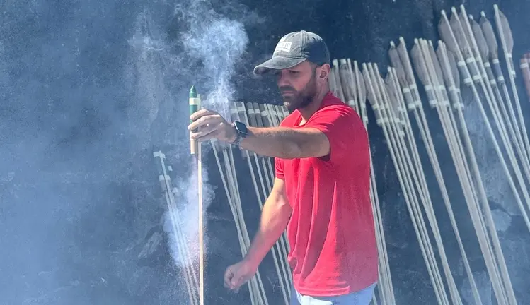 Carlos Abelenda Profesional da pirotecnia de Bergantinos